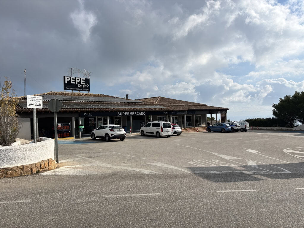 Cumbre del Sol shopping centre