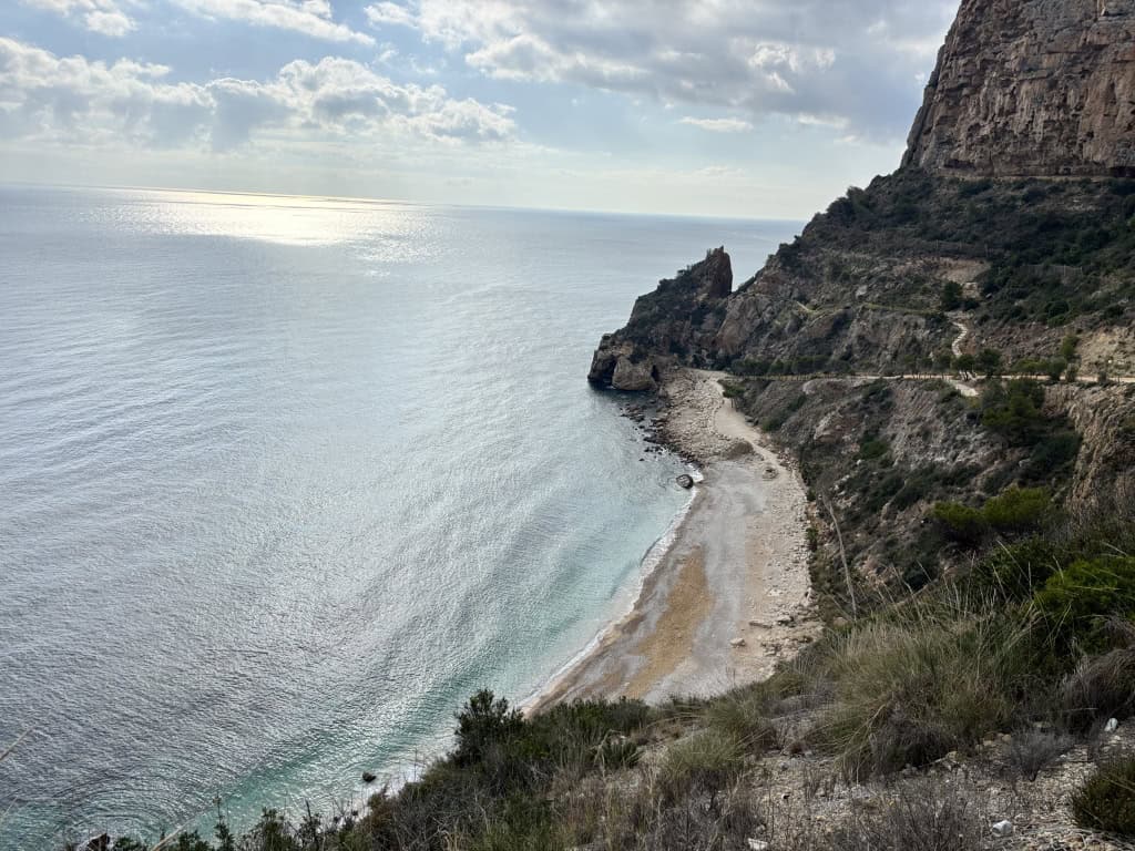 Cala Moraig, Cumbre del Sol